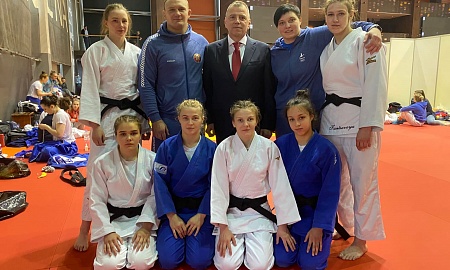 Поздравляем наших спортсменок с успешным выступлением в г. Санкт-Петербург!